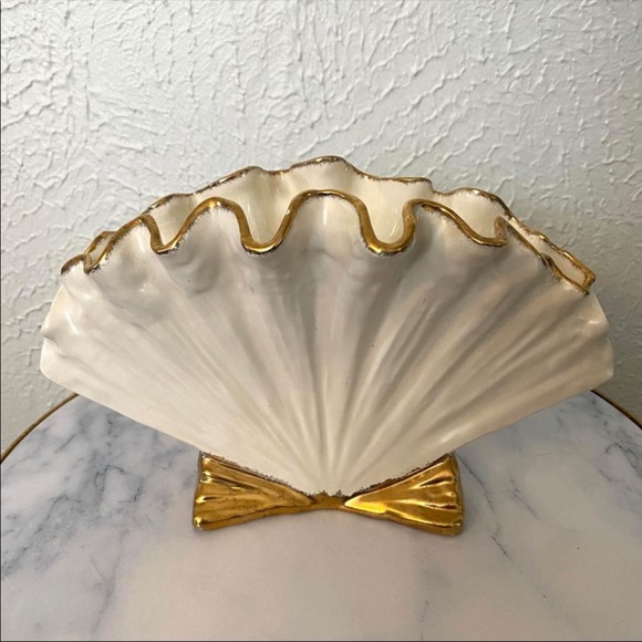 Vintage Camark Pottery Large Clam Shell Fan Vase 22K Base and Edge